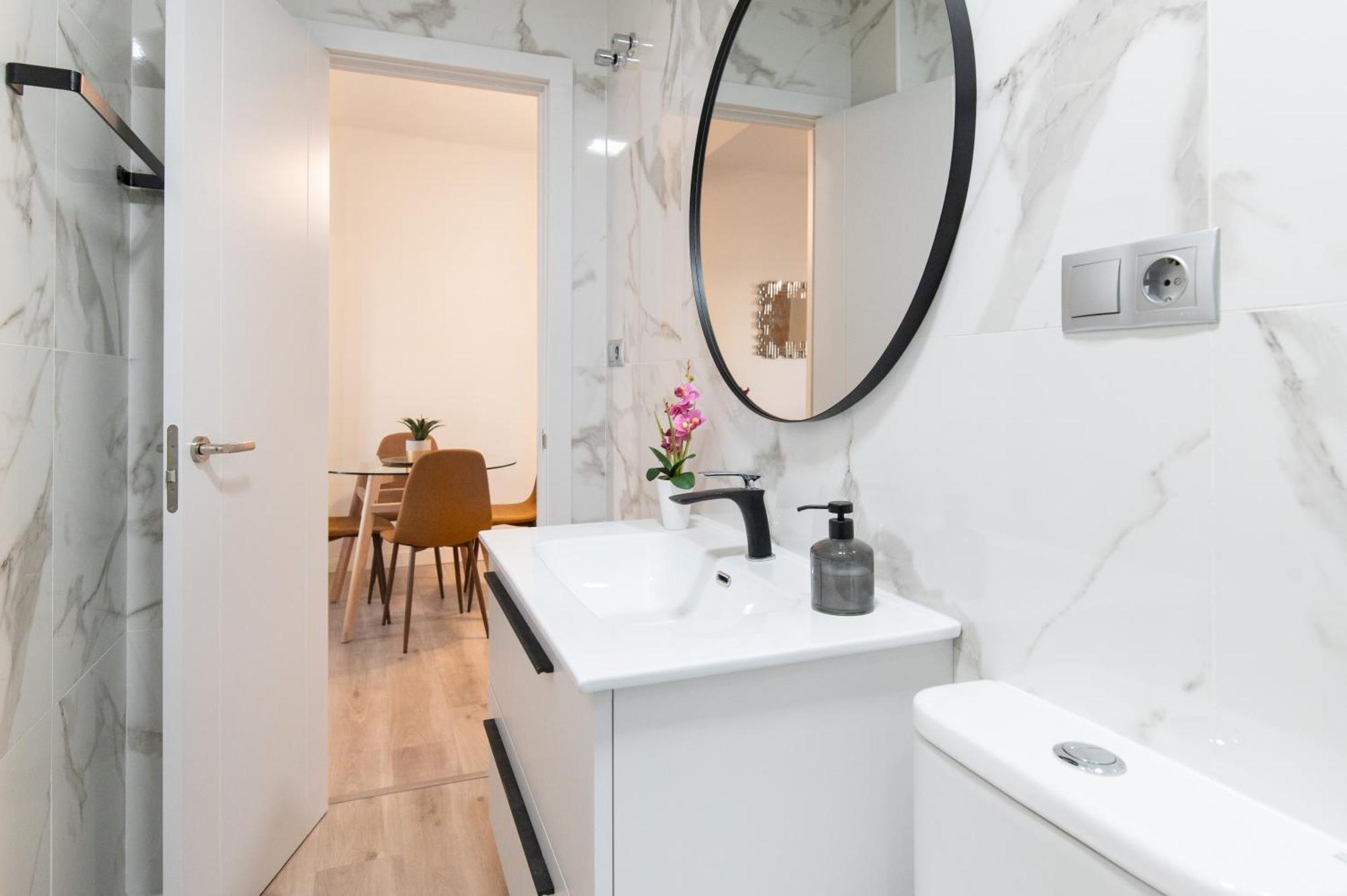 Apartamento Triana Habitame Inmobiliaria Seville Luaran gambar