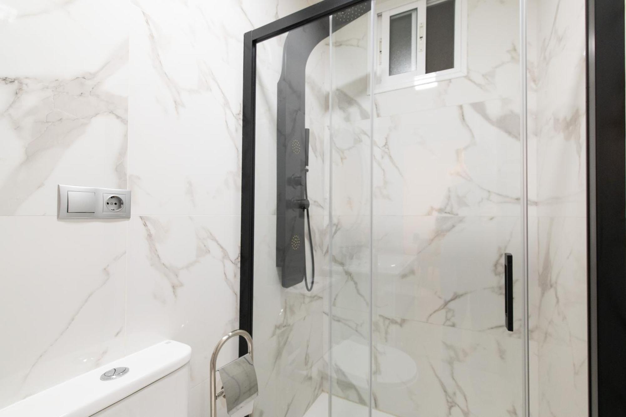 Apartamento Triana Habitame Inmobiliaria Seville Luaran gambar