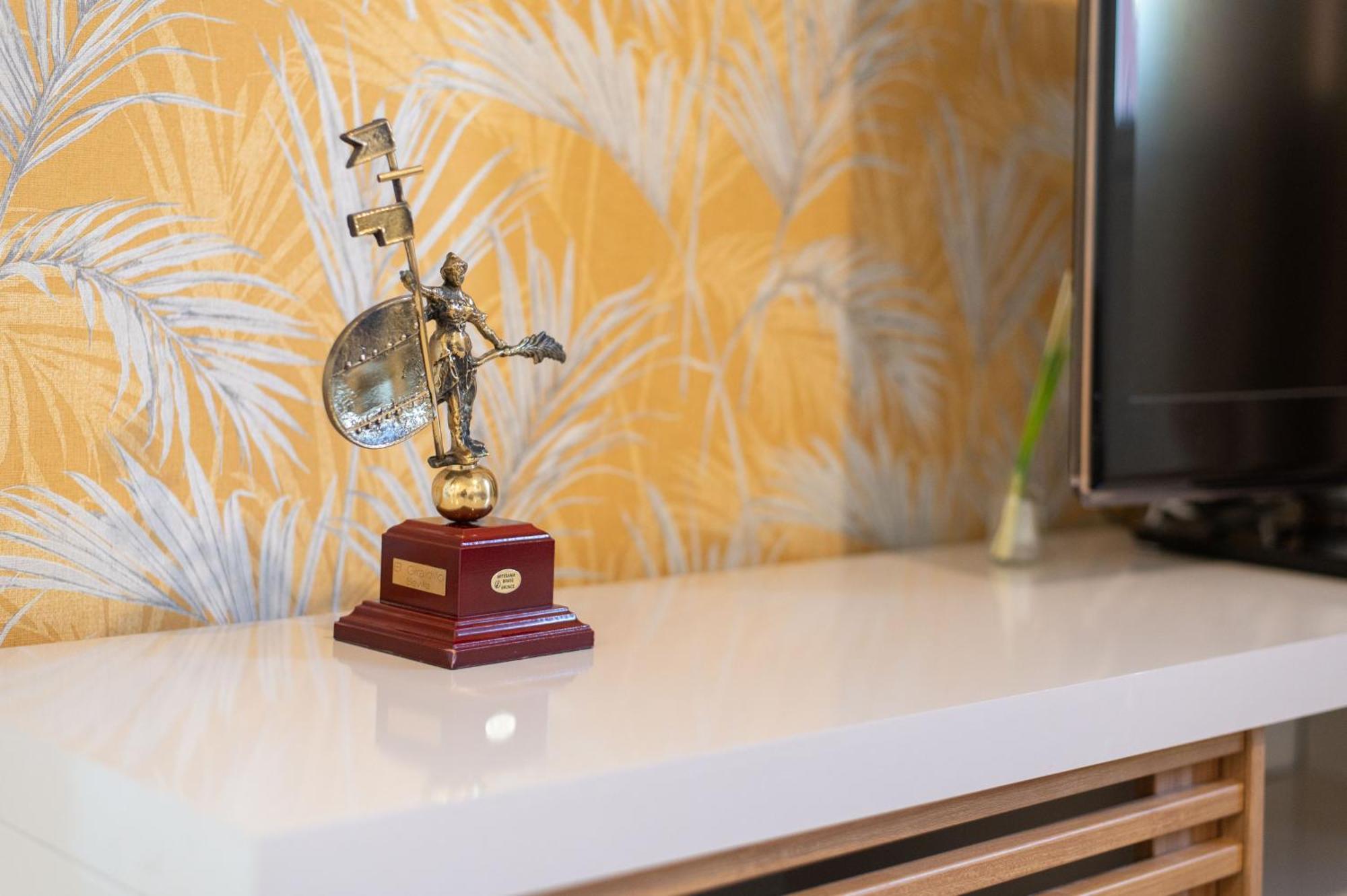 Apartamento Triana Habitame Inmobiliaria Seville Luaran gambar